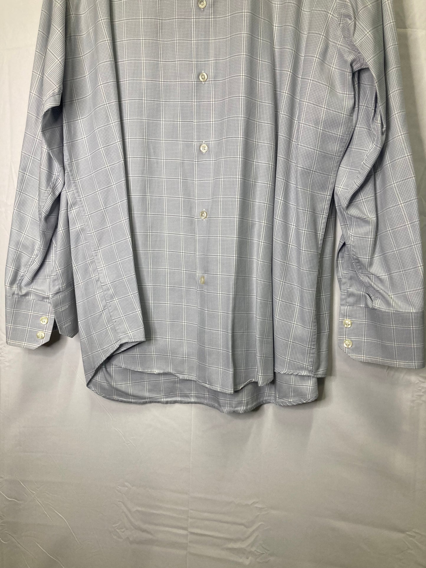 Hugo Boss Classic Fit Designer Button Down Dress Shirt (Sz 16.5-32/33)