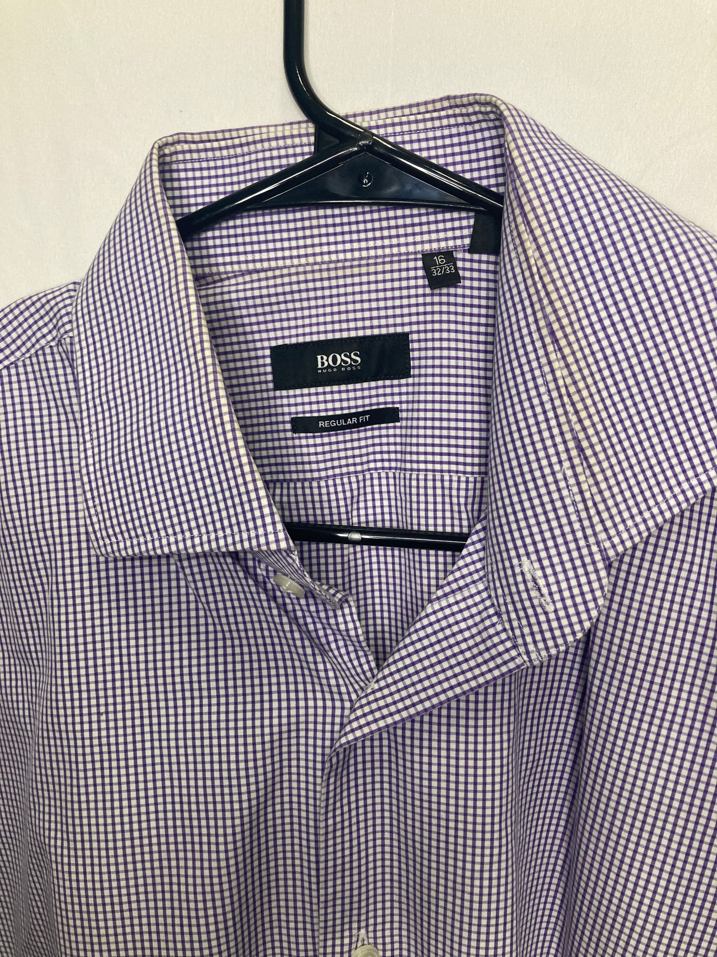 Designer Hugo Boss Button Down Regular Fit Dress Shirt (Sz 16-33/33) ***Neck Line***