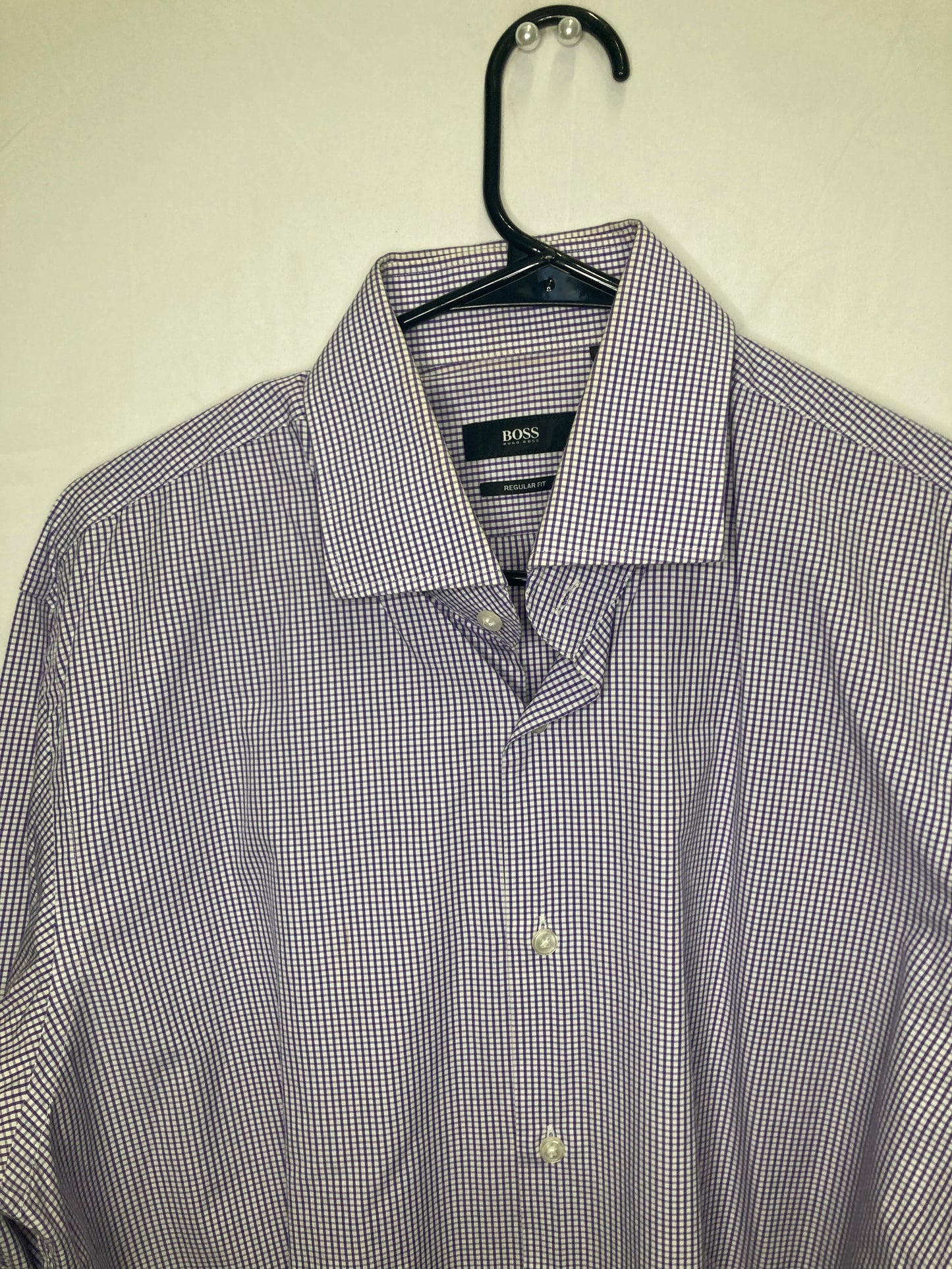 Designer Hugo Boss Button Down Regular Fit Dress Shirt (Sz 16-33/33) ***Neck Line***