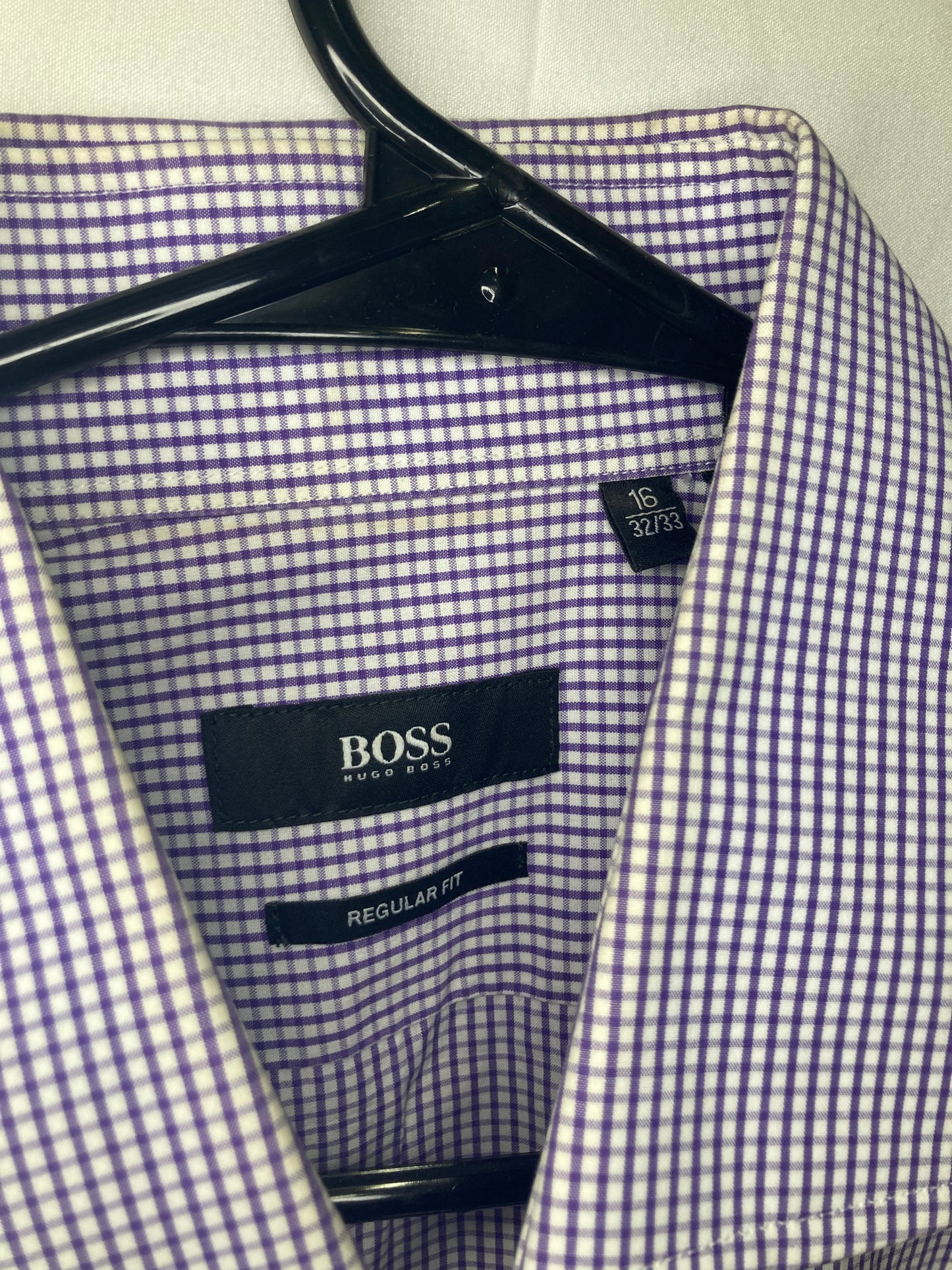 Designer Hugo Boss Button Down Regular Fit Dress Shirt (Sz 16-33/33) ***Neck Line***